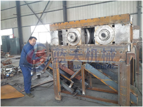 Coal powder briquette machine