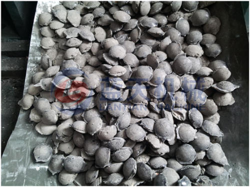 Mineral powder briquette machine