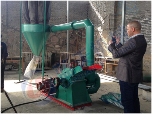 Wood crusher machine